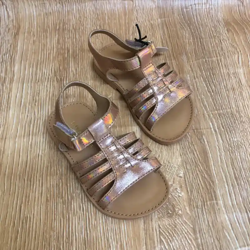 Sandalias color dorado