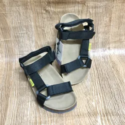 Sandalias color negro y beige 