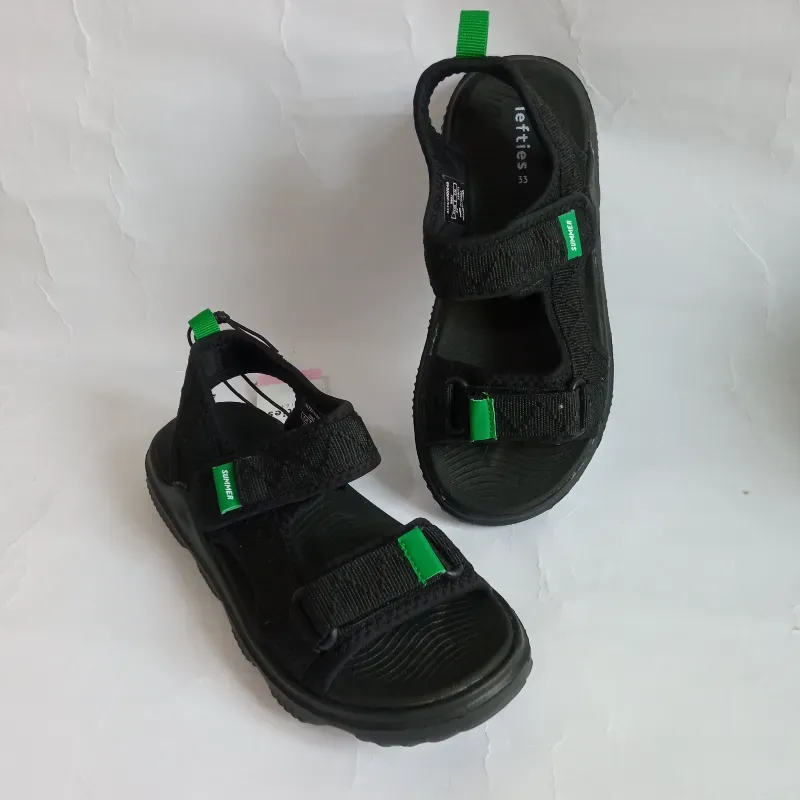 Sandalias color negro y verde
