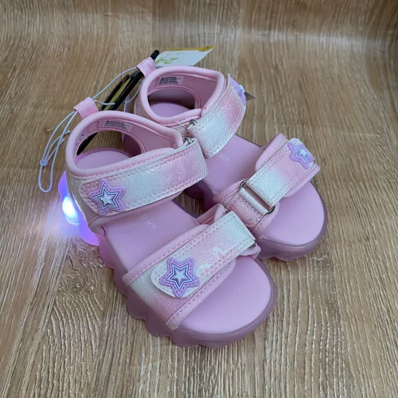 Sandalias con luces color rosado 