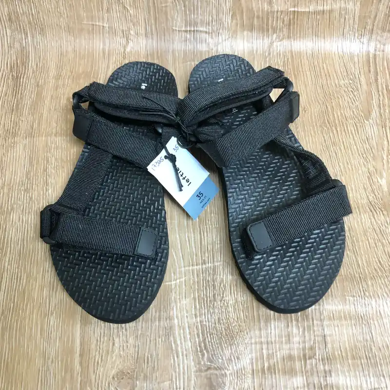 Sandalias de color negro 