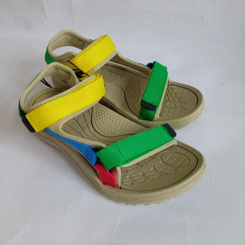 Sandalias de colores 