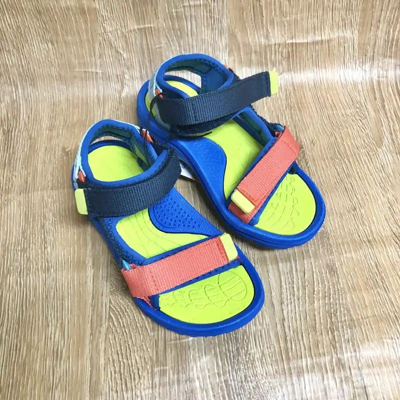 Sandalias de colores 