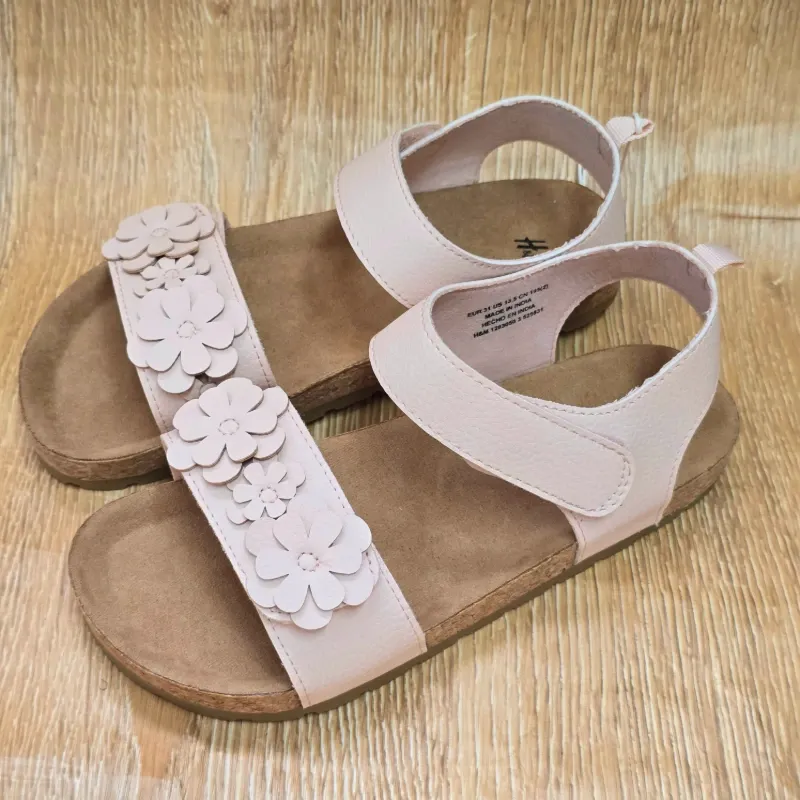 Sandalias de pegueta rosa con flores