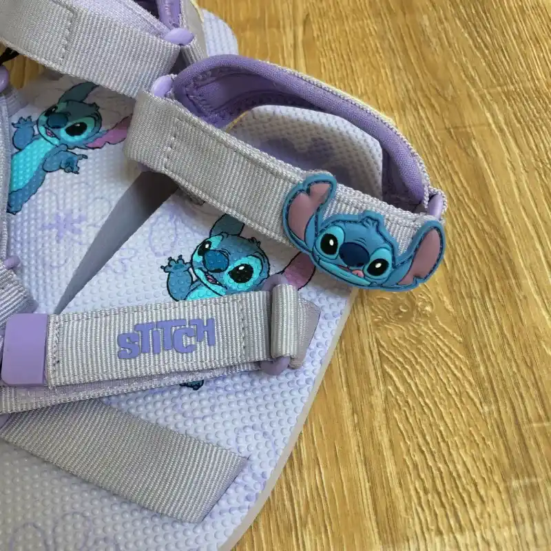 Sandalias de Stitch color violeta
