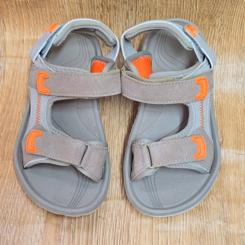 Sandalias Deportivas color Carmelita y naranja de Peguetas