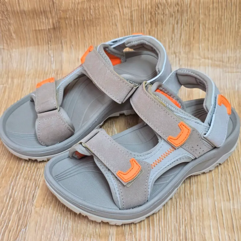 Sandalias Deportivas color Carmelita y naranja de Peguetas