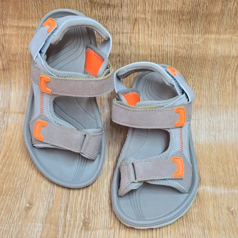 Sandalias Deportivas color Carmelita y naranja de Peguetas