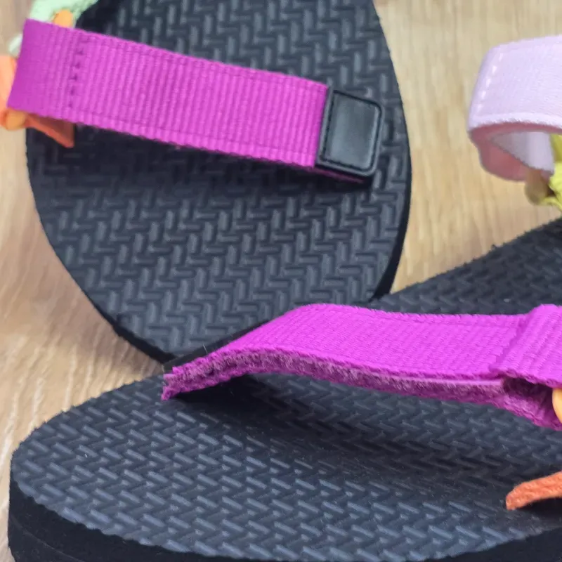 Sandalias estilo Practicas de Colores