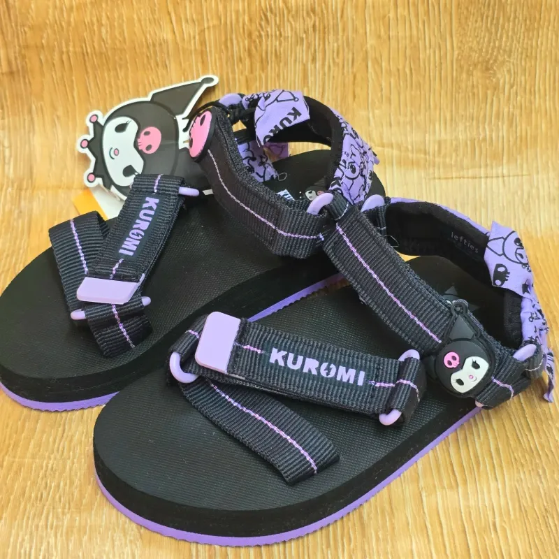Sandalias negra y morada Kuromi
