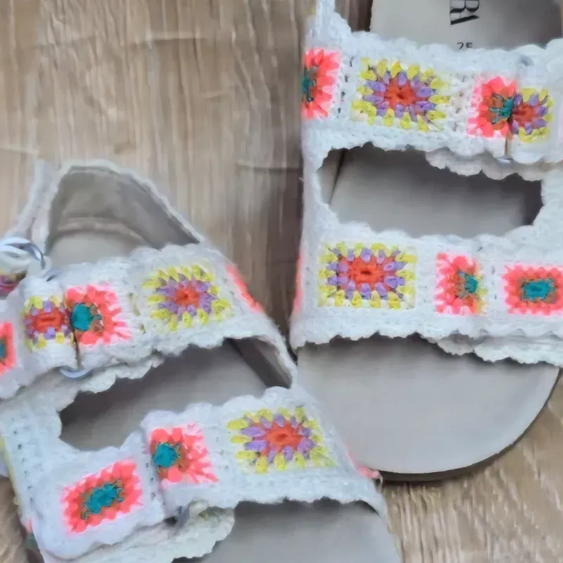 Sandalias Prácticas con diseño floreado