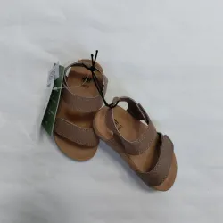 Sandalias prácticas 