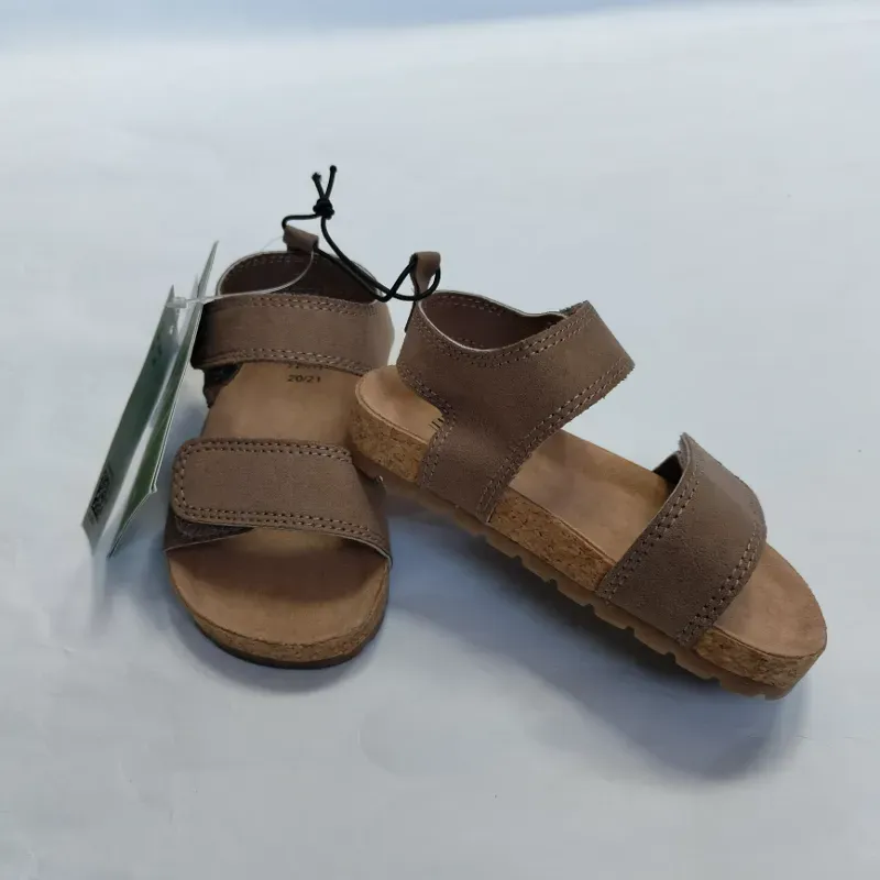 Sandalias prácticas 