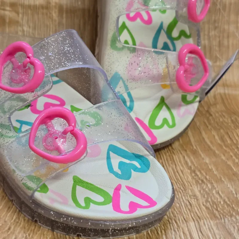 Sandalias Transparentes con detalle de Corazón