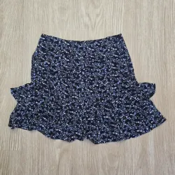 Saya con vuelos y flores