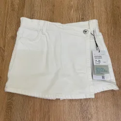 Saya short de color blanco 