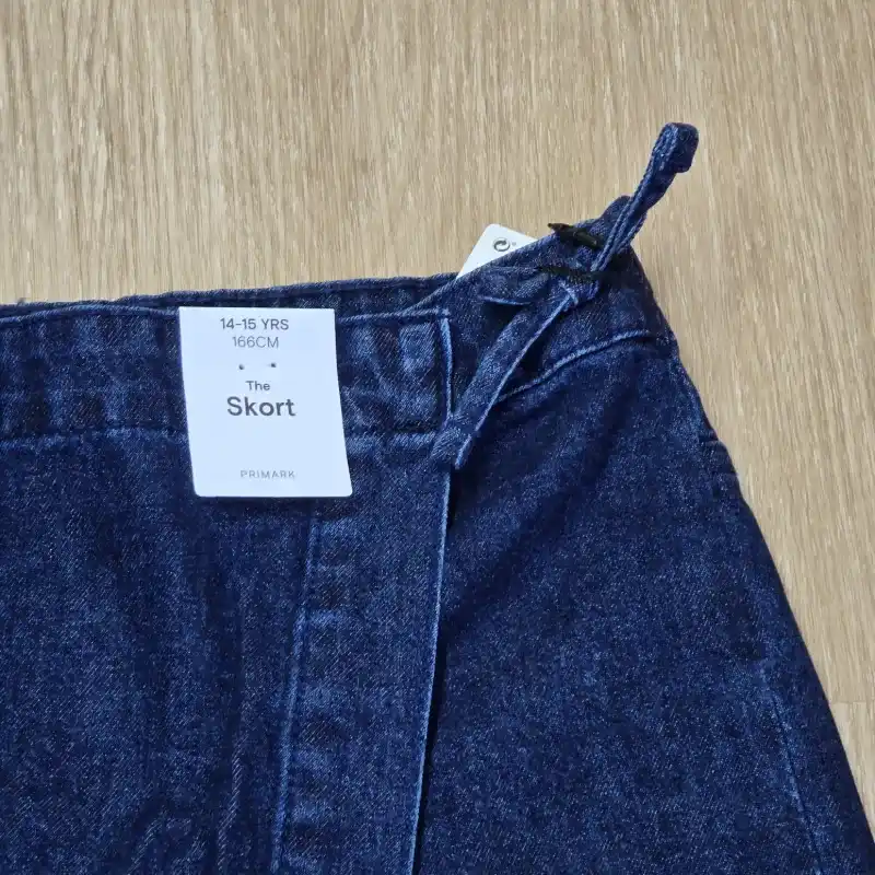 Saya short de mezclilla con lazo