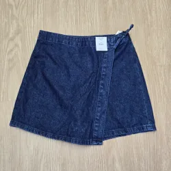 Saya short de mezclilla con lazo