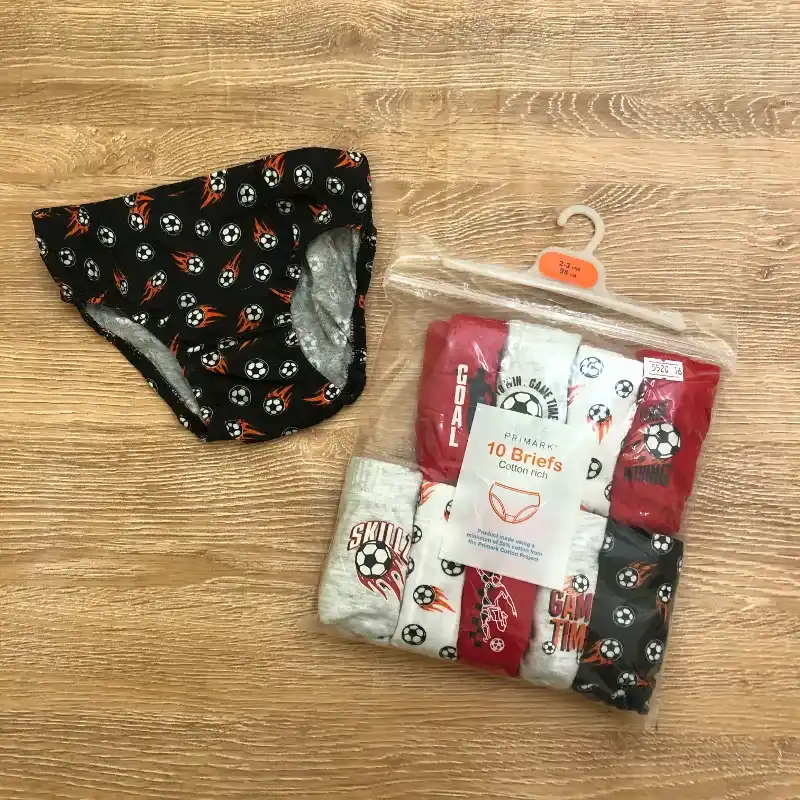 Set de 10 calzoncillos con pelota de fútbol 