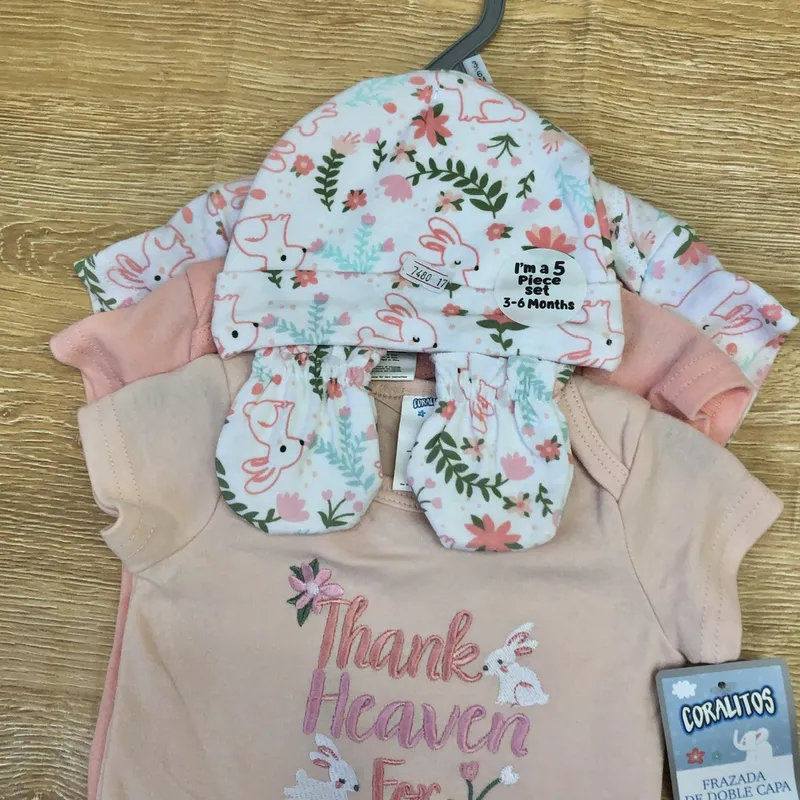 Set de 3 bodies con guantes y gorro color naranja