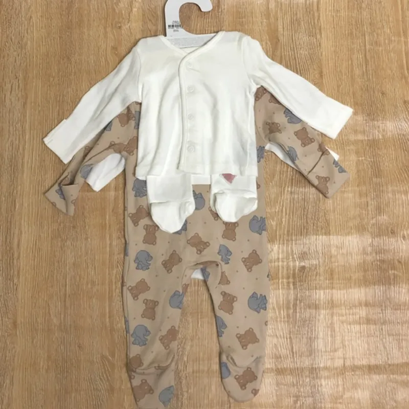 Set de 3 bodys, gorro y babero con animalitos