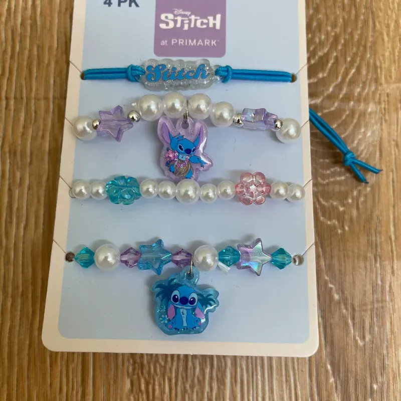 Set de 4 pulseras de Stitch 
