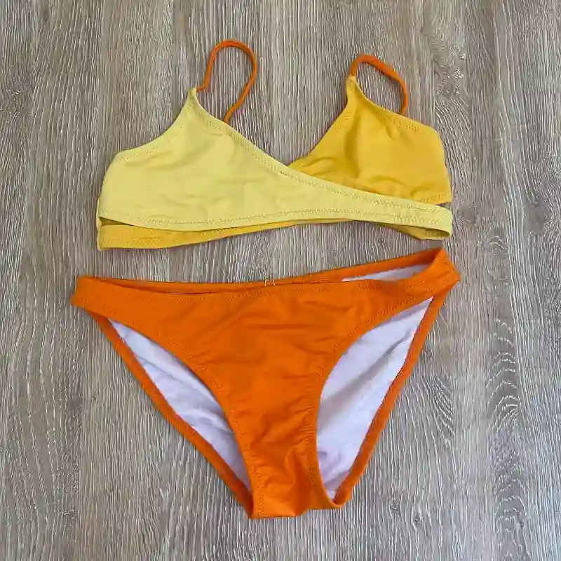 Set de trusa y bikini Zara color naranja 