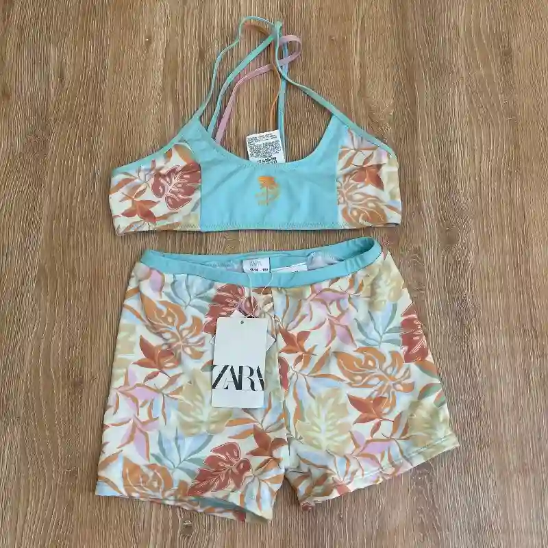 Set de trusa y conjunto tropical Zara