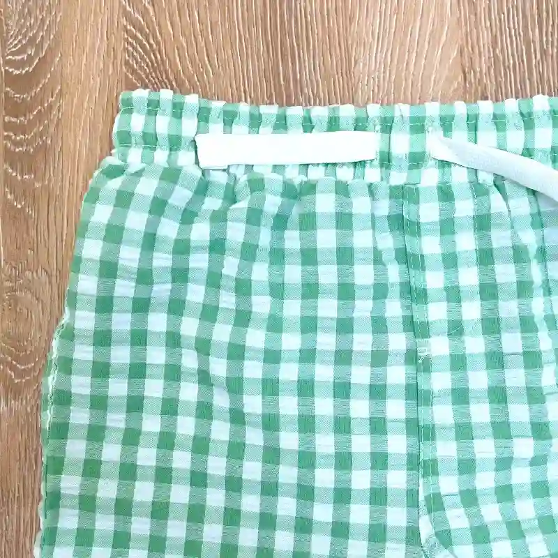 Short a cuadros color verde