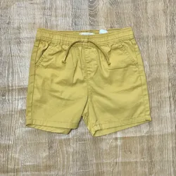 Short amarillo 