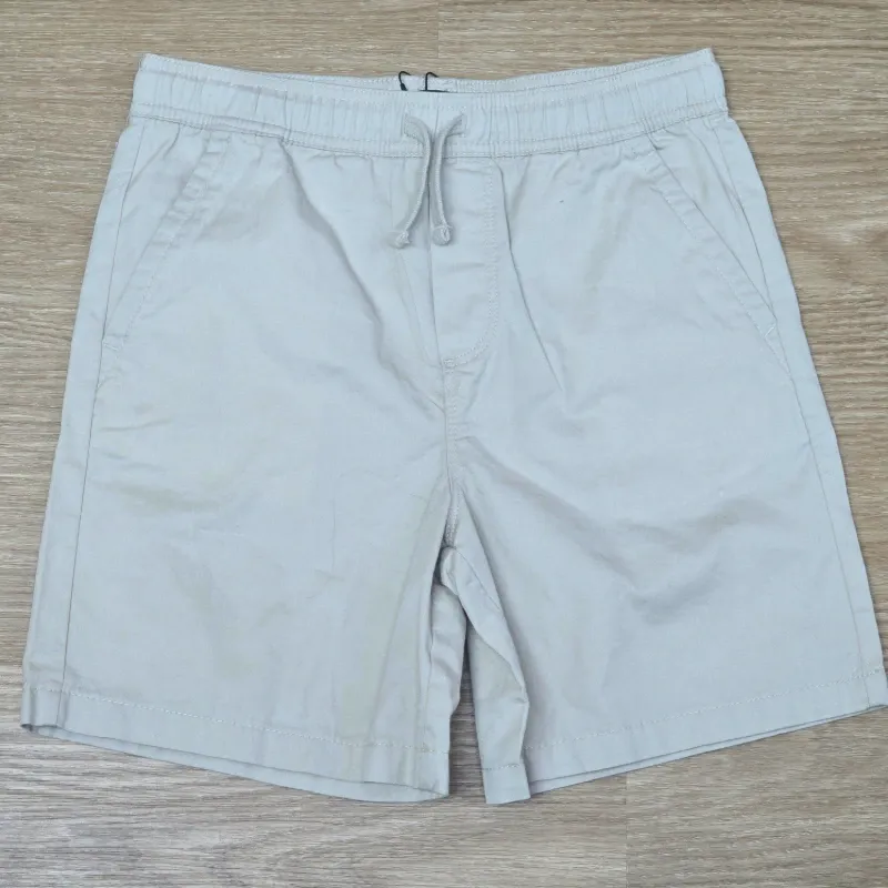 Short beige de bolsillos