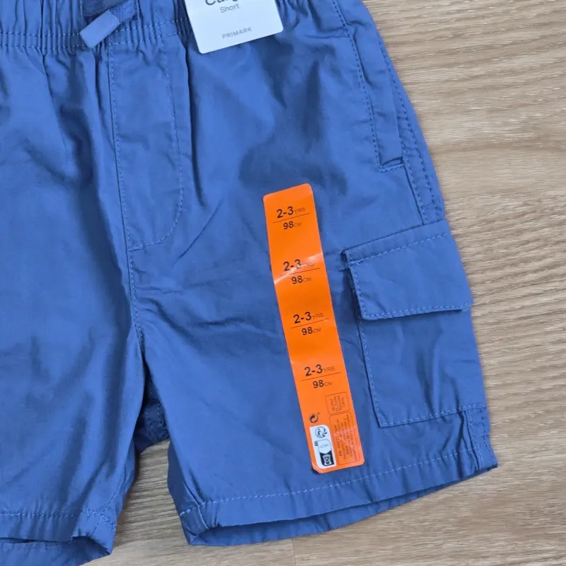Short Cargo con bolsillos color azul