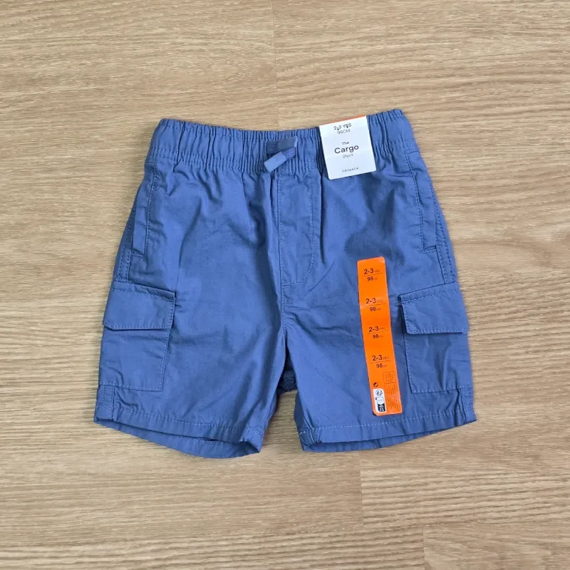 Short Cargo con bolsillos color azul