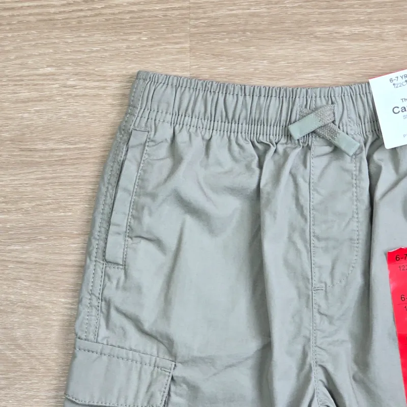 Short Cargo con bolsillos color verde