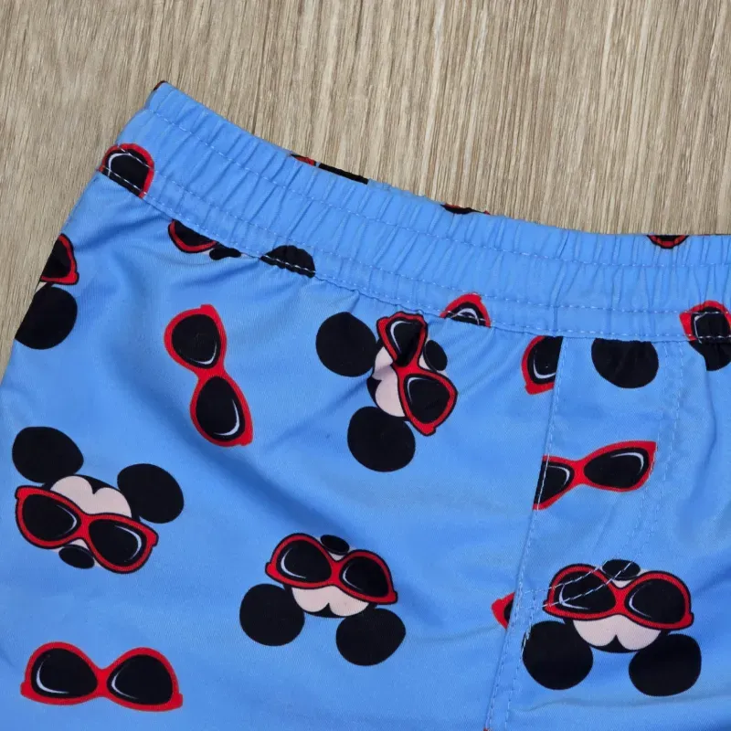 Short color azul de Mickey
