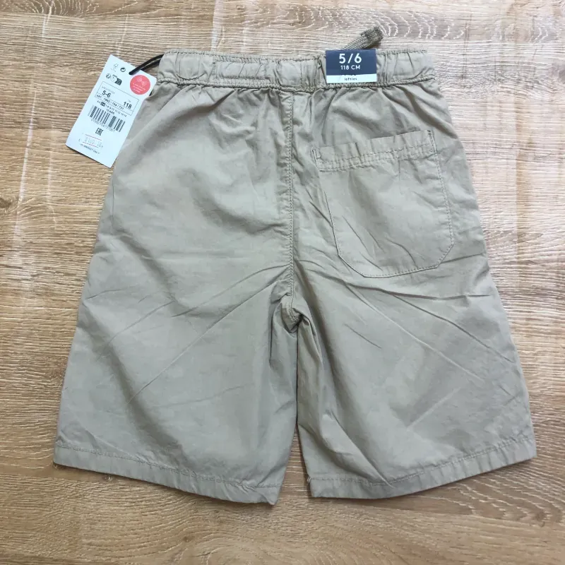Short color beige