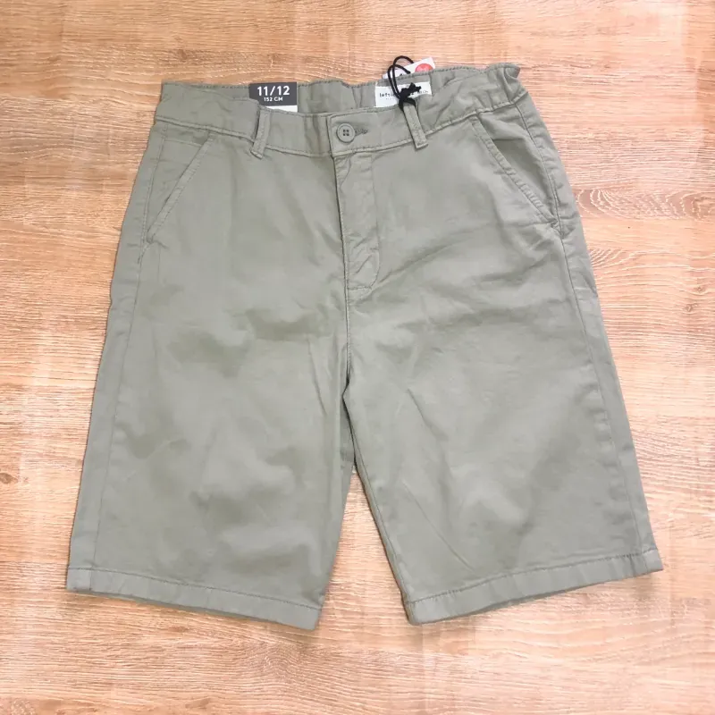 Short color beige 