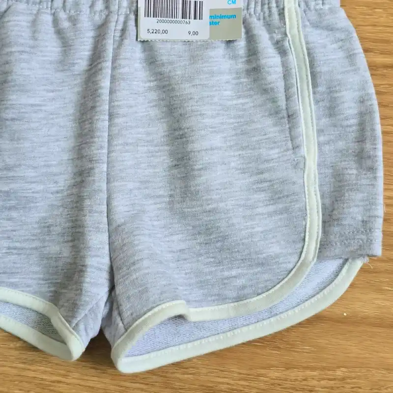 Short color gris deportivo