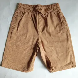 Short color marrón 