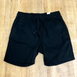 Short color negro 