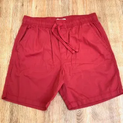 Short color rojo 