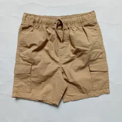 Short con cordón color marrón 