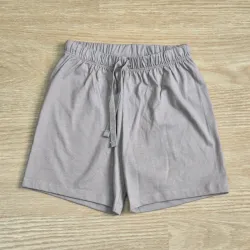 Short con cordón Gris