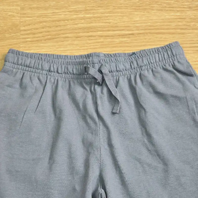 Short con cordón Gris