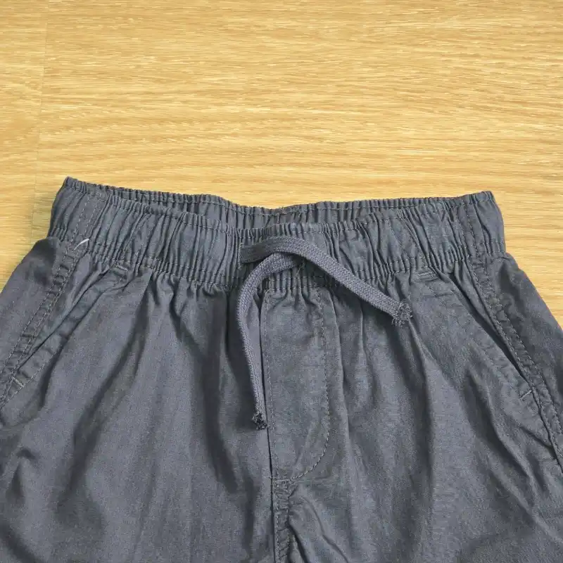 Short con cordón Gris