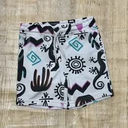 Short con motivos del desierto 