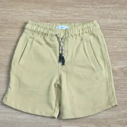 Short de Algodón Mostaza con cordón.