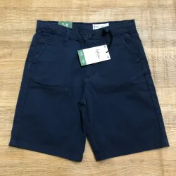 Short de color azul oscuro 