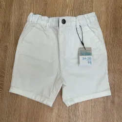 Short de color blanco 