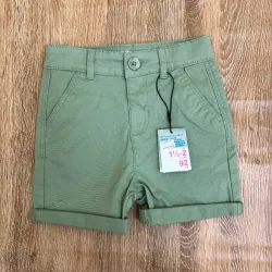 Short de color verde